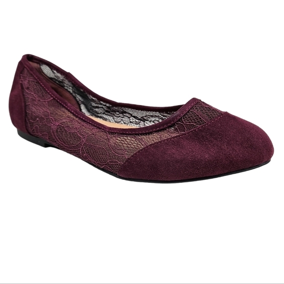 Torrid Burgundy Faux Suede & Lace Almond Toe‎ Flats Size 8.5W Women's Shoes - Picture 1 of 10